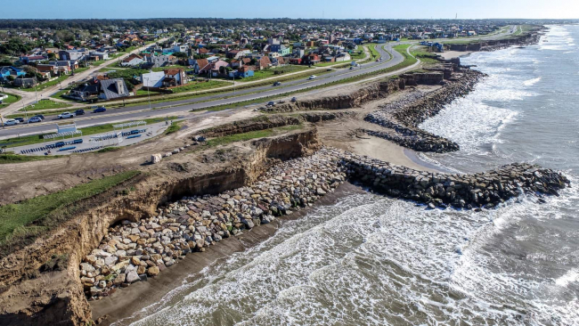 Avanzan las obras de la defensa costera en Pehuen Co