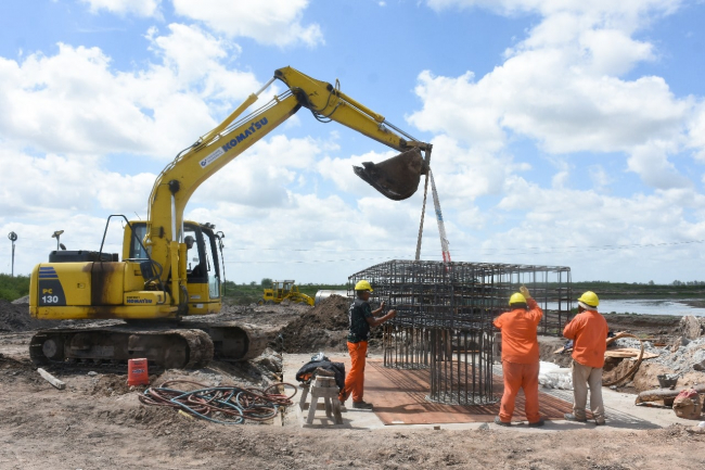 Avanzan las obras de nuevos puentes en la Cuenca del Río Salado