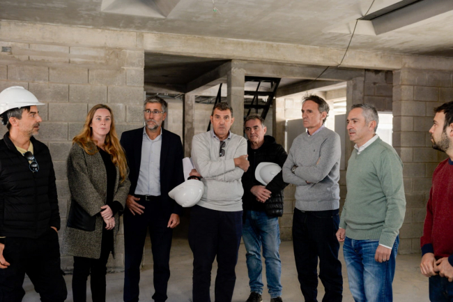 Katopodis y Larroque recorrieron obras en el Complejo de Villa Nueva Esperanza