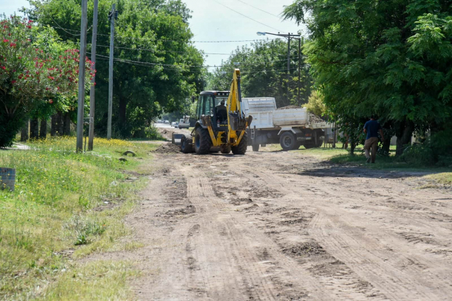 Katopodis recorrió obras en Alberti