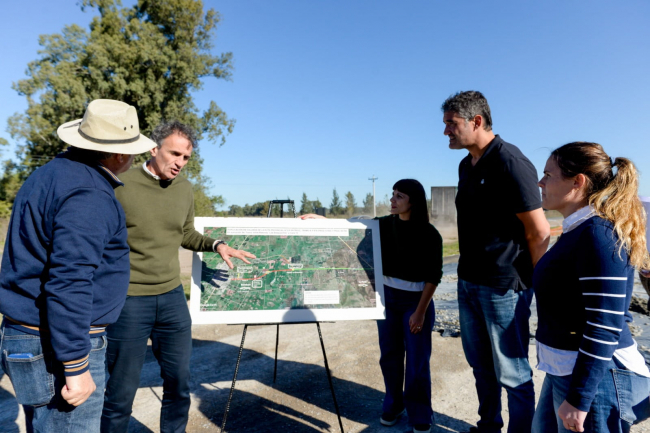 Katopodis recorrió obras viales en Brandsen