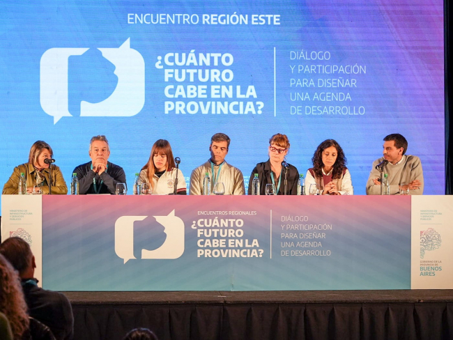 Katopodis convocó a distintos actores a debatir el desarrollo de la región este
