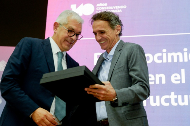 Reconocimiento a ex ministros