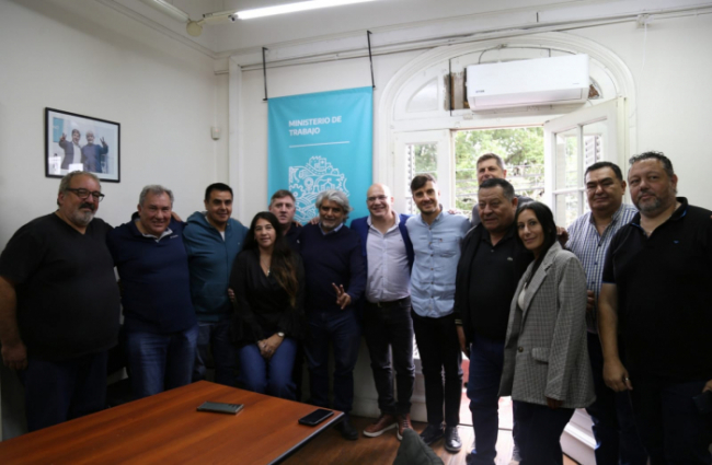 El ministro Correa encabezó la reunión con el intendente de Morón