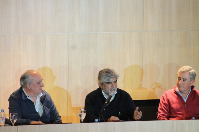 Correa junto a Borgini y Zubieta