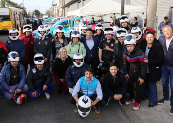 En Don Torcuato, agentes de Seguridad Vial concientizaron sobre el casco.