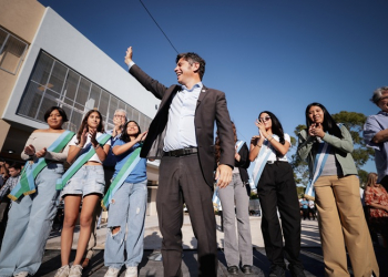 Kicillof: “Con cada nueva escuela ratificamos nuestro compromiso de invertir en la educación de los bonaerenses”