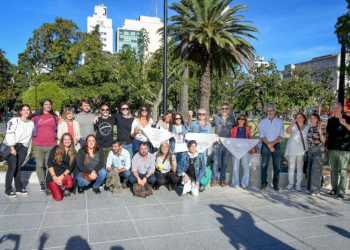 Homenaje a las Madres de Plaza de Mayo 
