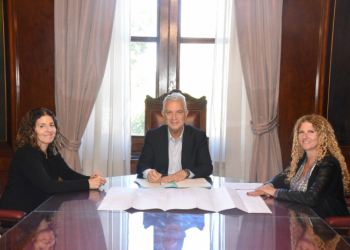LA PROVINCIA Y LA MUNICIPALIDAD DE LA PLATA ESCRITURARON EL PARQUE INDUSTRIAL II