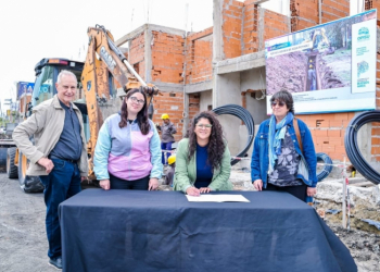 Barrios firmó el inicio de obra para garantizar agua potable a 31 hogares de Villa Tranquila