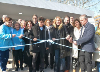 Kicillof y Kreplak inauguraron un CAPS y entregaron ambulancia