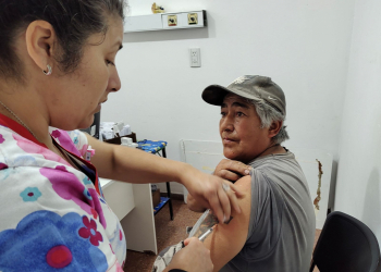 Kreplak agradeció el trabajo de enfermeras y enfermeros.