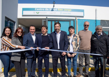 Kicillof y Kreplak inauguraron un CAPS y entregaron dos ambulancias