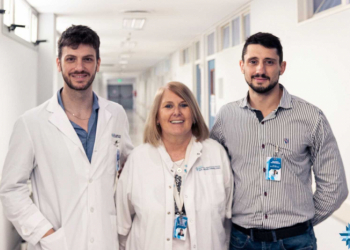 El equipo médico del hospital Favaloro que realizó la práctica.