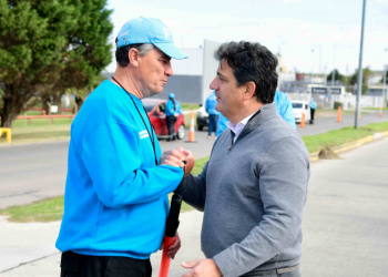 El Ministro Marinucci supervisando los trabajos de seguridad vial.