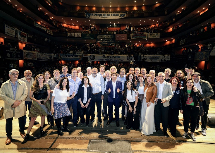 El Gobernador en el Teatro Argentino.