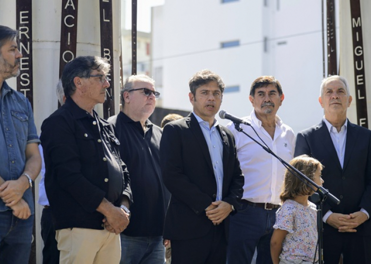 Kicillof encabezó un acto homenaje a excombatientes de Malvinas