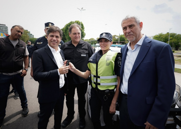 Kicillof entregó 30 nuevos patrulleros para fortalecer la seguridad