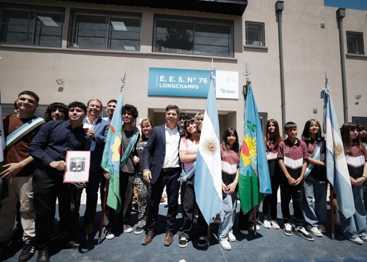 Kicillof inauguró nueva infraestructura educativa en Longchamps