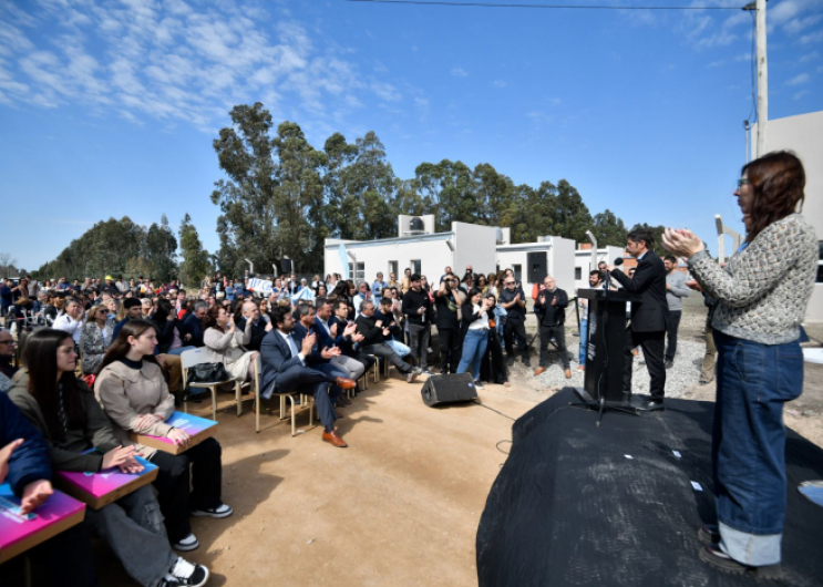 En el mismo predio se encuentran en ejecución otras 32 casas. 