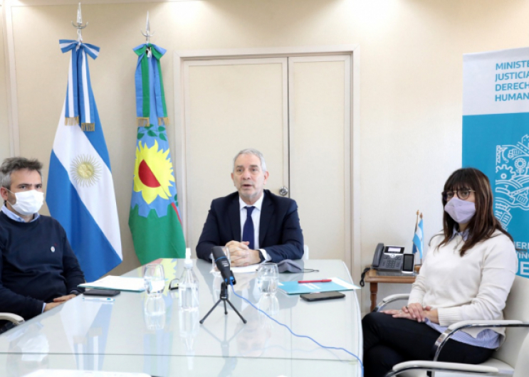 Ministro de Justicia y DDHH, Julio Alak, Subsecretario de DDHH, Matìas Moreno y la Directora de Programas Marina Vega