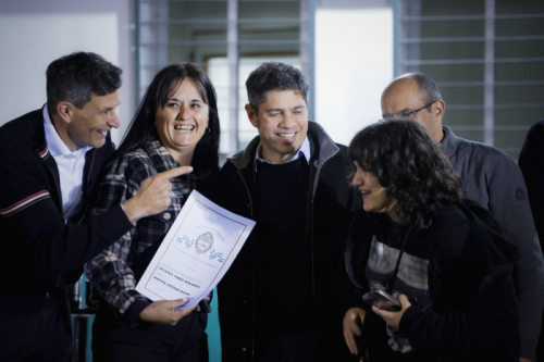 KICILLOF ENTREGÓ ESCRITURAS EN GENERAL LA MADRID Y BOLÍVAR