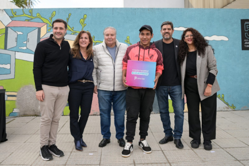 Barrios, Bianco y Alessandro anunciaron obras para el barrio Valacco
