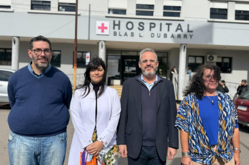 Las autoridades del hospital y el director provincial, Juan Riera.