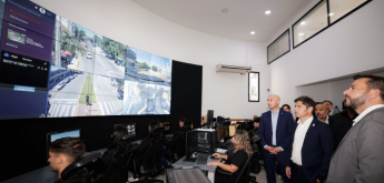 Las autoridades recorrieron el Centro de Monitoreo del municipio.