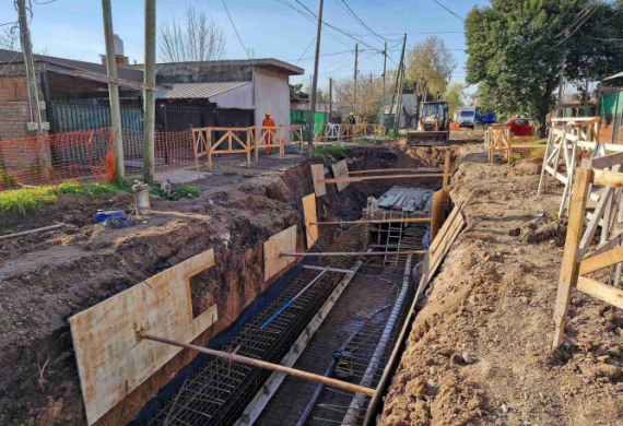 Obra hidráulica de desagües pluviales en Merlo