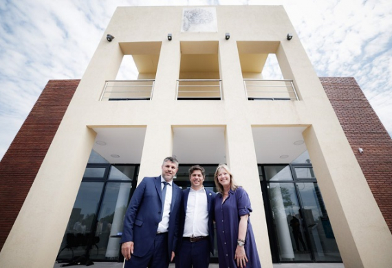 Kicillof y Alvarez Rodríguez visitaron la Casa de la Provincia en Magdalena