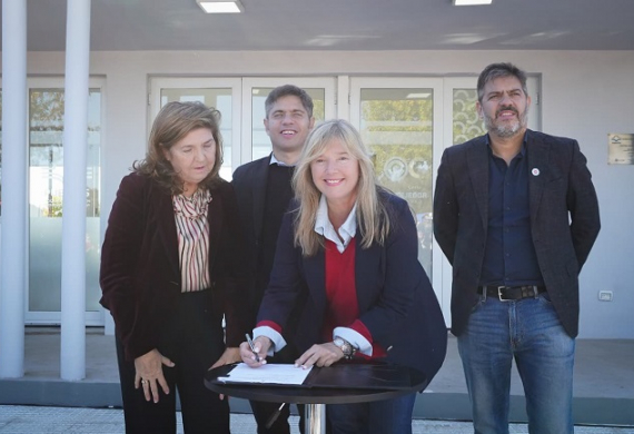 Carlos Tejedor: Kicillof y Alvarez Rodríguez firmaron un convenio de asistencia al municipio