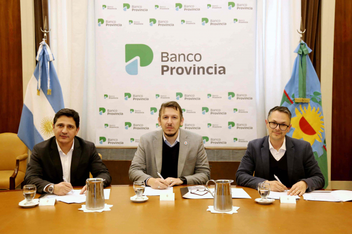 Marinucci junto a Cuattromo del BAPRO y Balasini de Provincia NET.