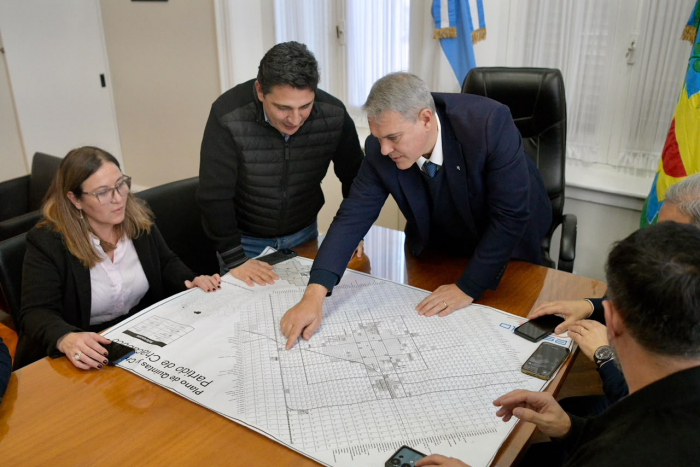 El Ministro Marinucci, el Intendente Golía y la senadora Arata.