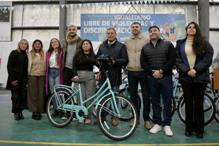 Contreras junto a Saavedra, Fernández y Fraiz en Paso del Rey.