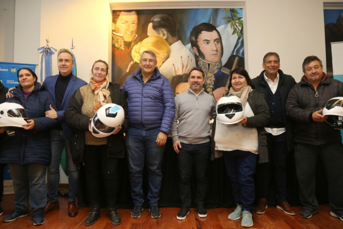 D’Onofrio entregó cascos y alcoholímetros en Ituzaingó